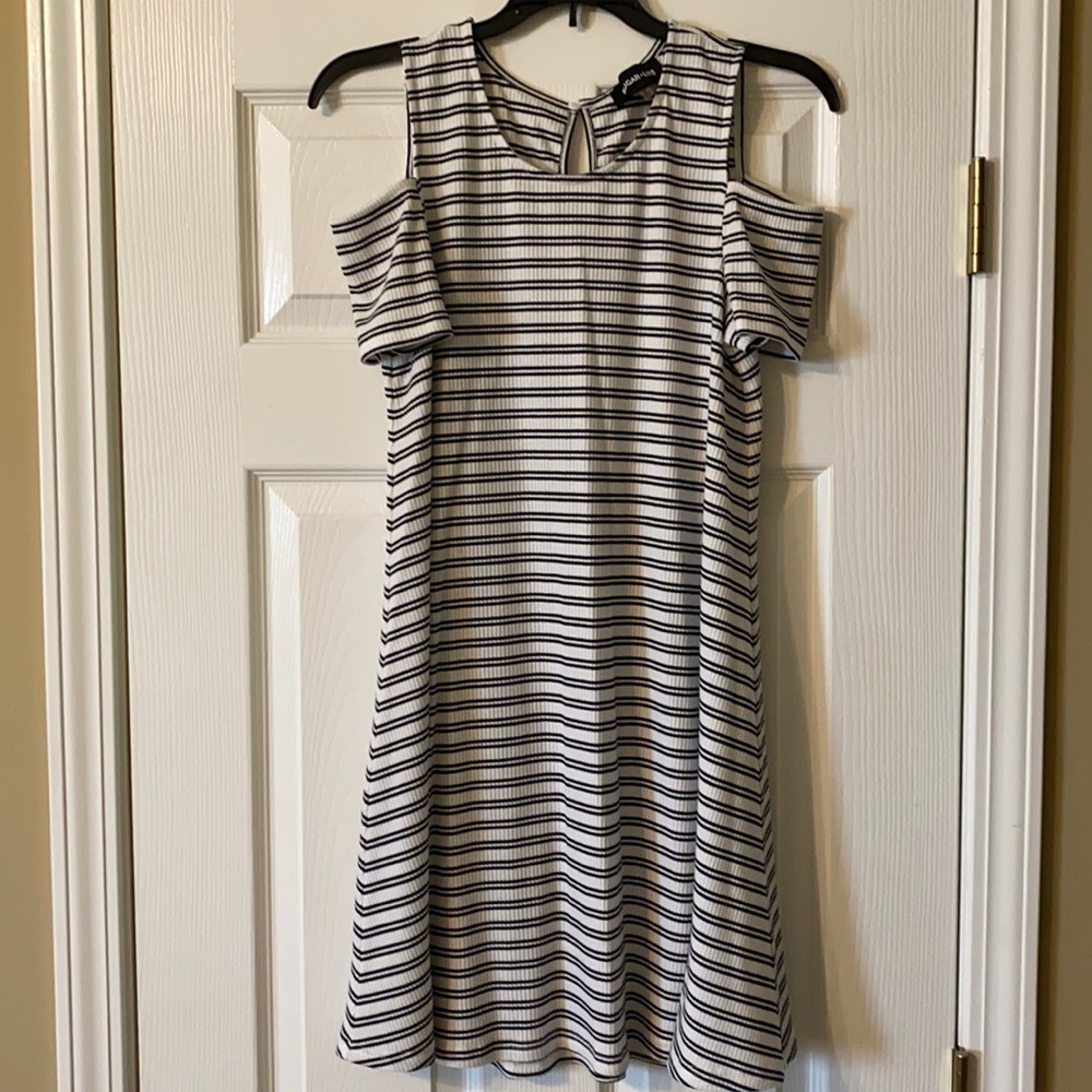 Black and White Stripped Cap Sleeve Dress